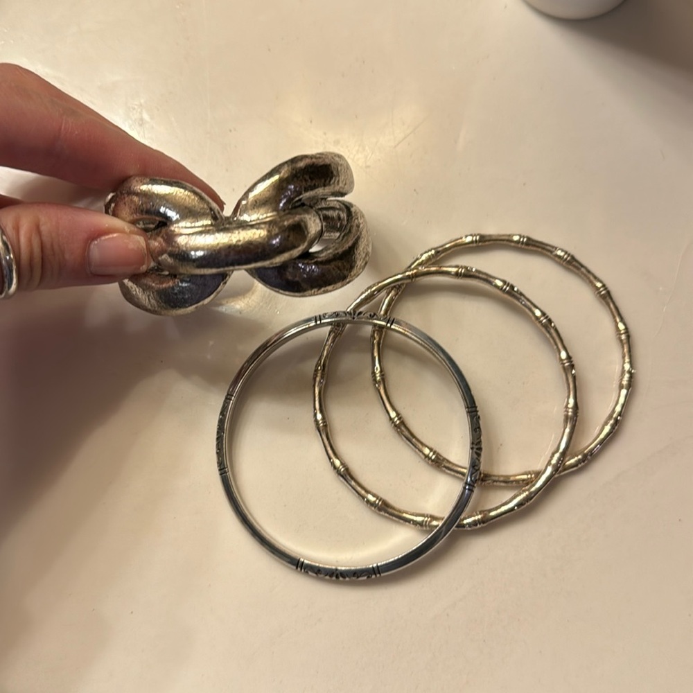 Set of bangles